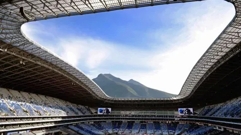 激情对决！埃尔切与比利亚雷亚尔上演西甲巅峰之战，实时比分揭晓！