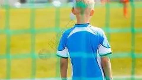 “唐天翼精准右脚射门，助国足扩大领先优势”